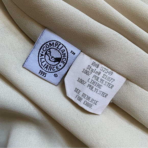 Beautiful 90's vintage skirt 👗 - Picture 8 of 9